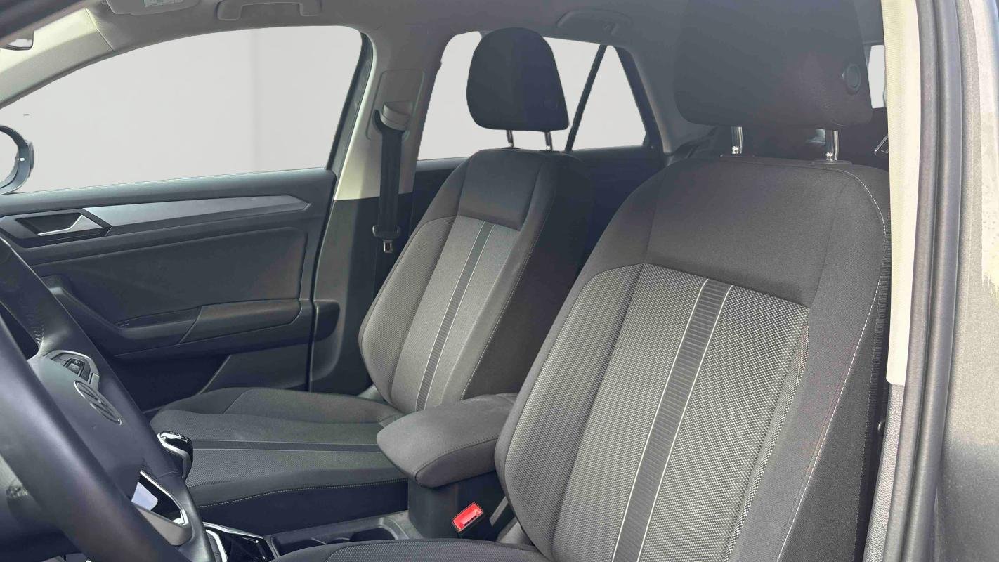 Volkswagen T-Roc - Photo 11