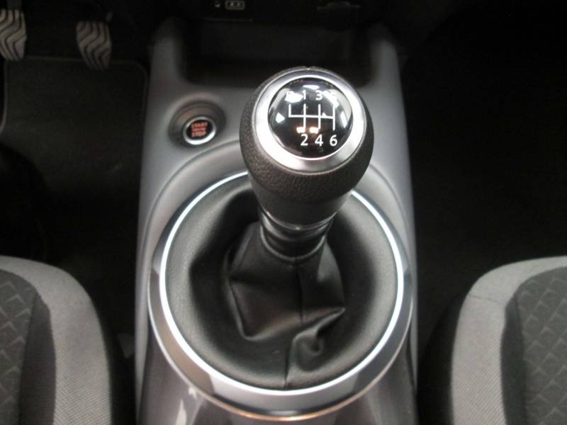 Nissan Juke - Photo 12