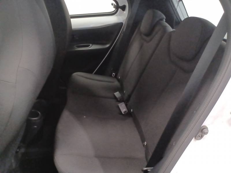 Toyota aygo x - Photo 12