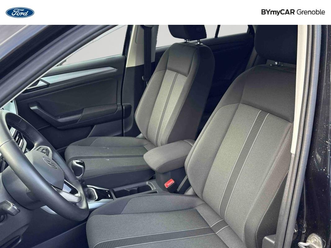 Volkswagen T-Roc - Photo 11