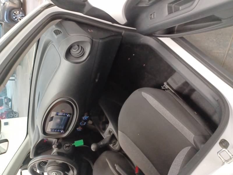 Toyota aygo x - Photo 12
