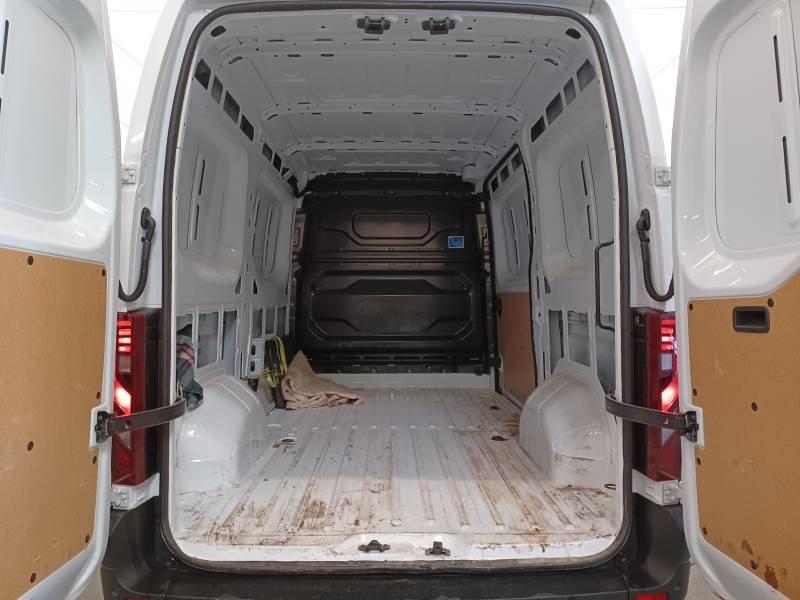 Nissan Interstar - Photo 16