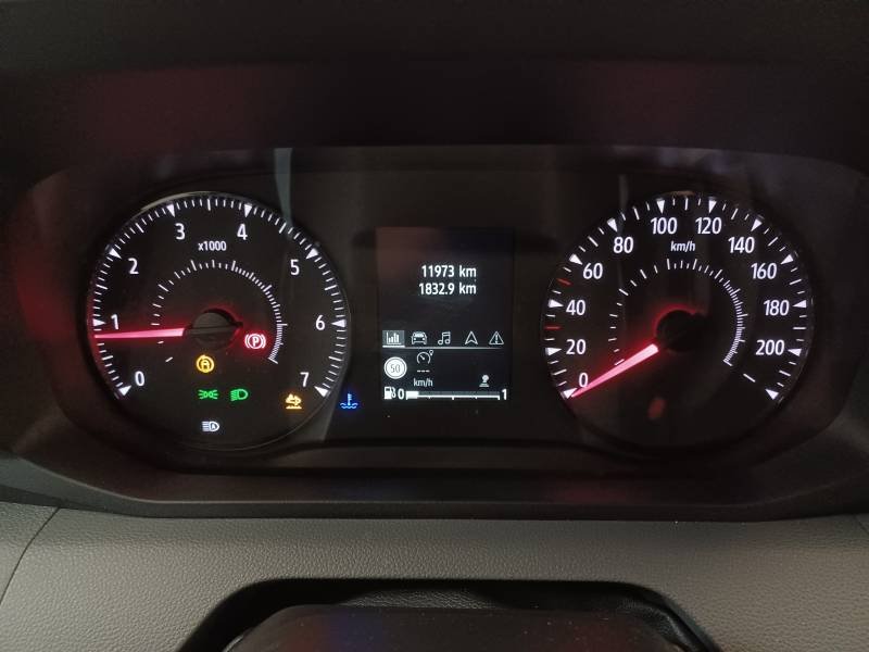 Nissan Interstar - Photo 21
