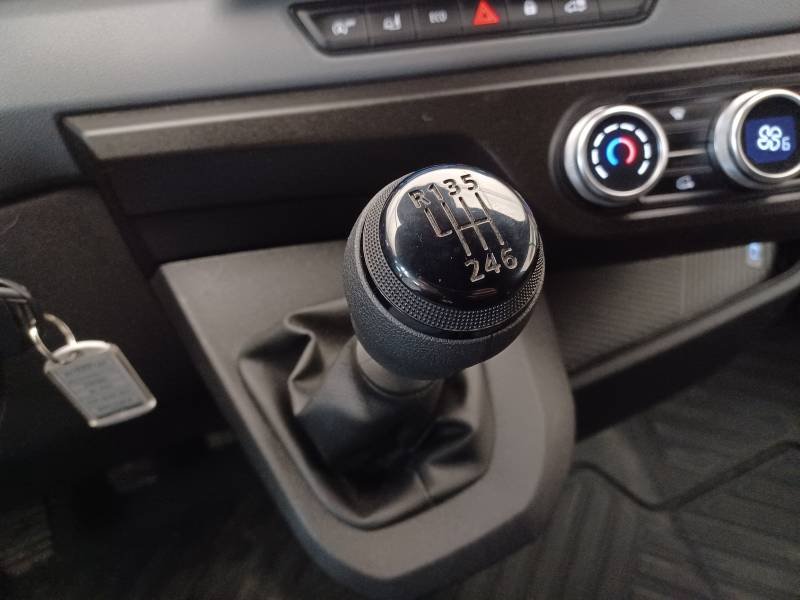 Nissan Interstar - Photo 35