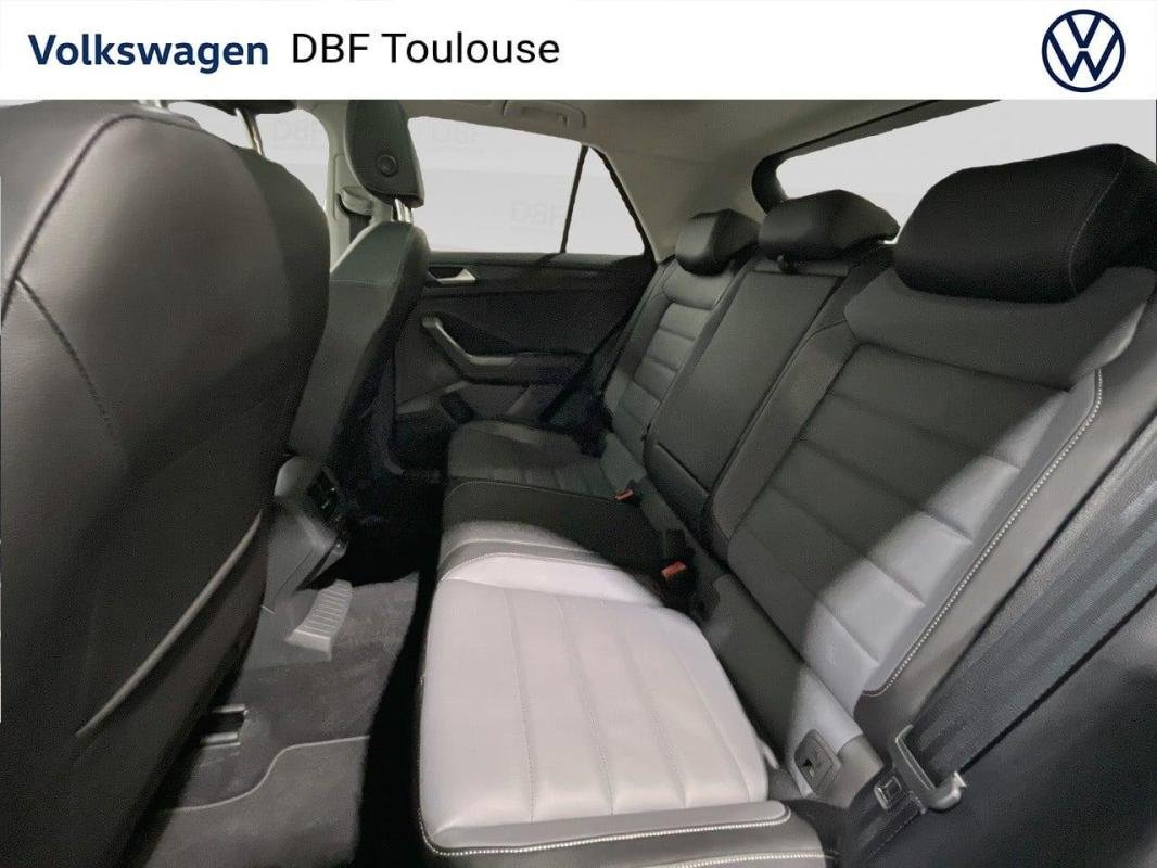 Volkswagen T-Roc - Photo 12