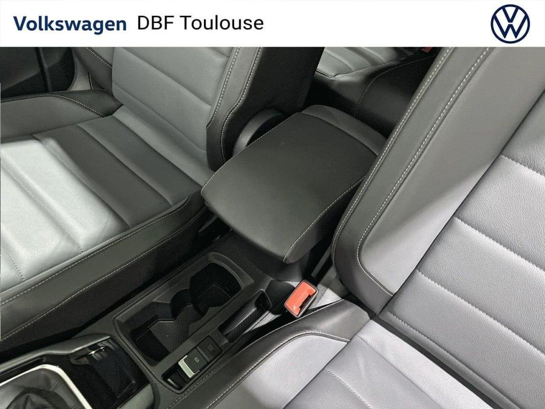 Volkswagen T-Roc - Photo 24
