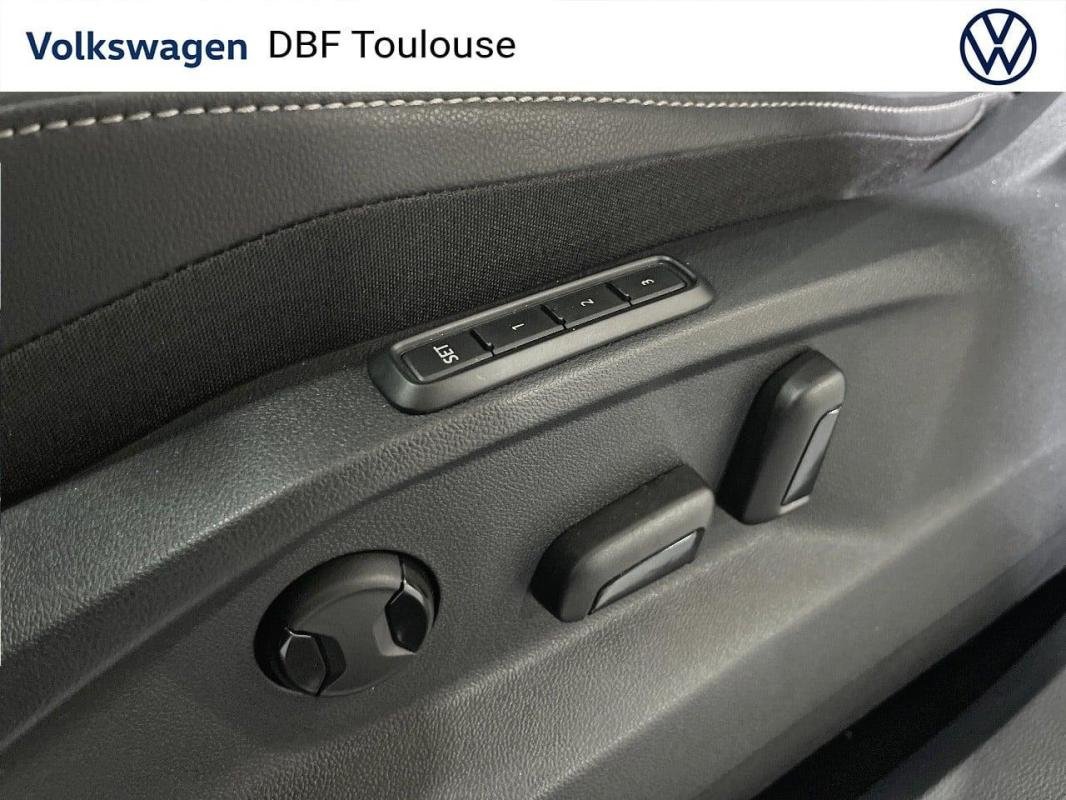 Volkswagen T-Roc - Photo 25