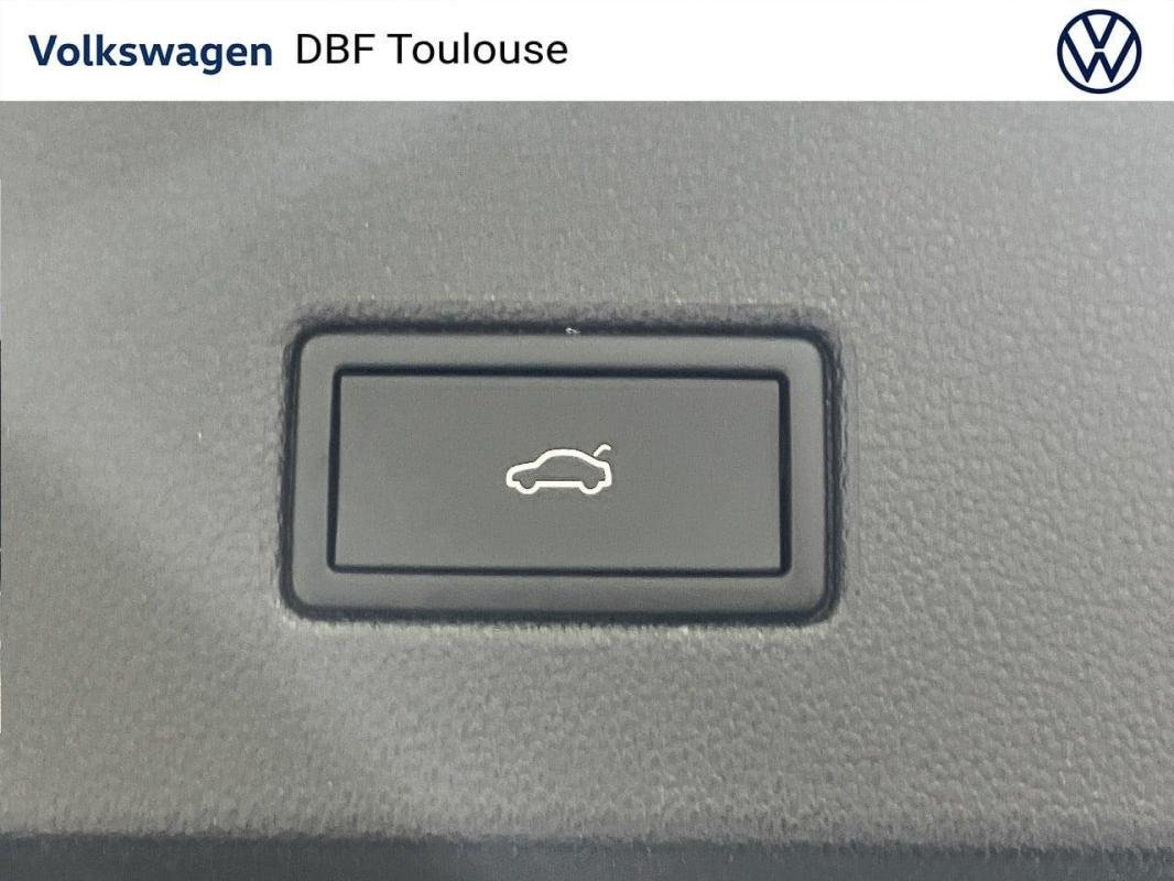 Volkswagen T-Roc - Photo 32