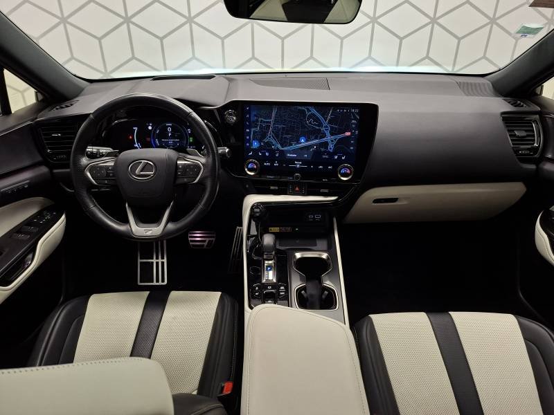 Lexus NX - Photo 11