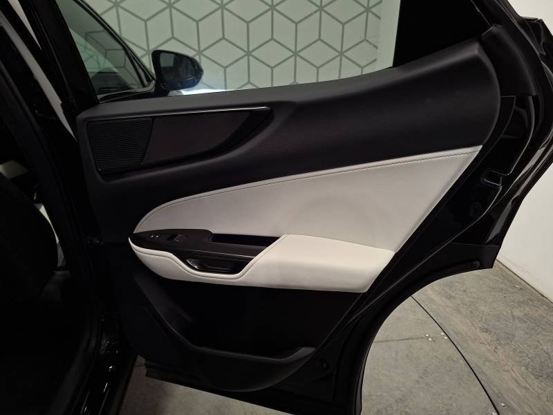 Lexus NX - Photo 25