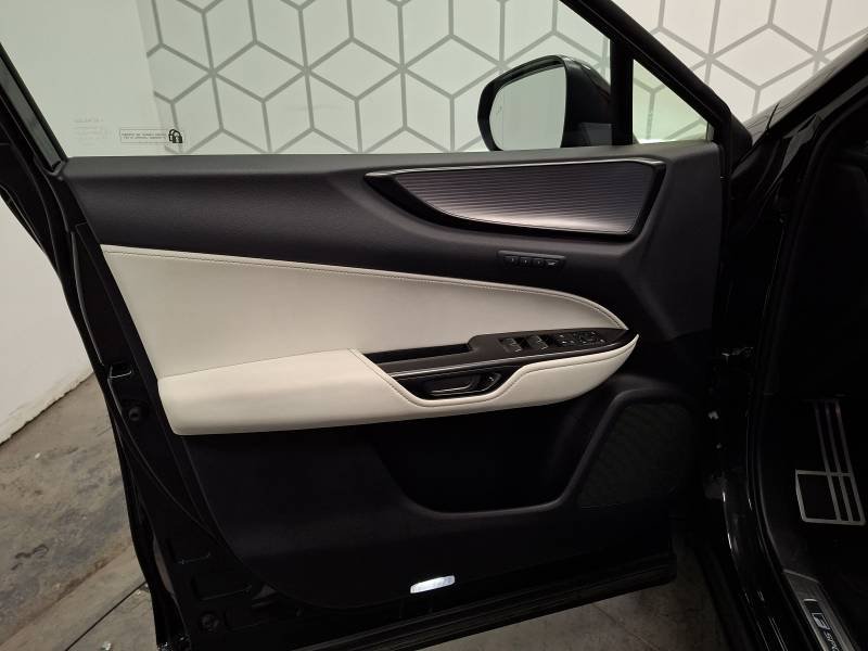 Lexus NX - Photo 32