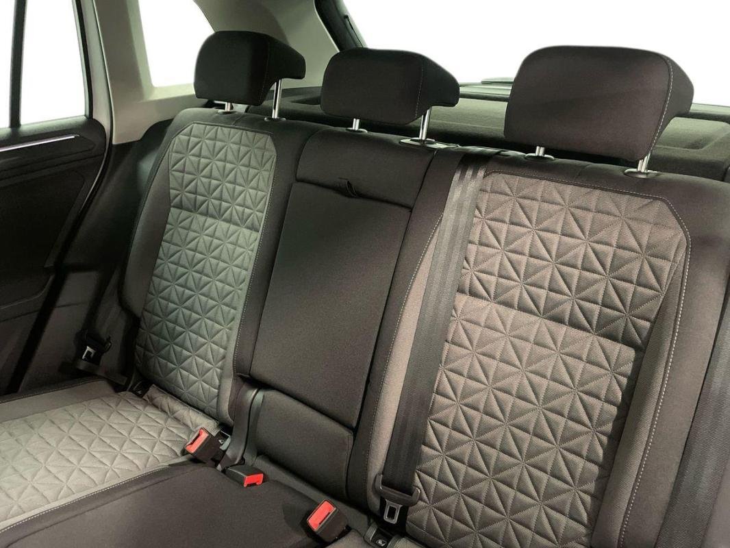 Volkswagen Tiguan - Photo 24