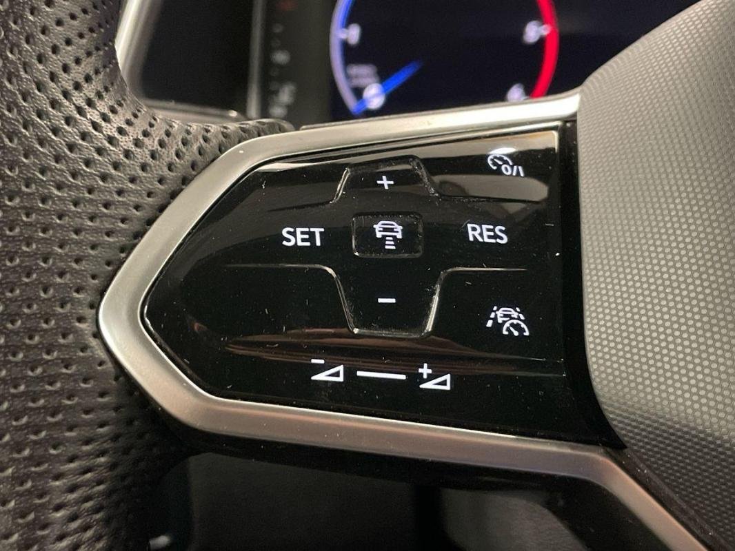 Volkswagen Tiguan - Photo 22