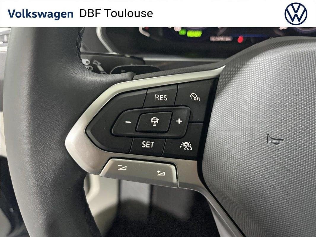 Volkswagen Tiguan - Photo 22
