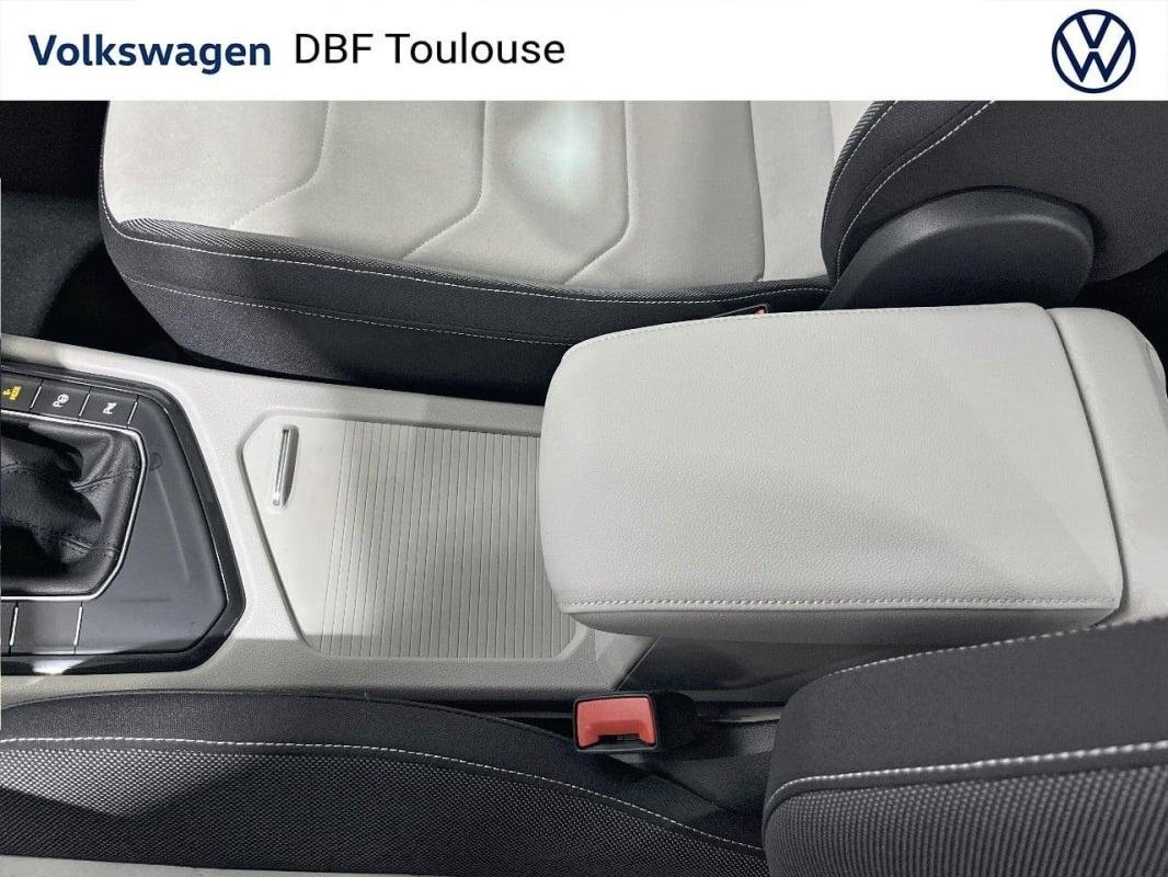 Volkswagen Tiguan - Photo 24