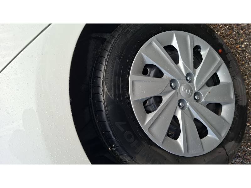 Kia Rio - Photo 11