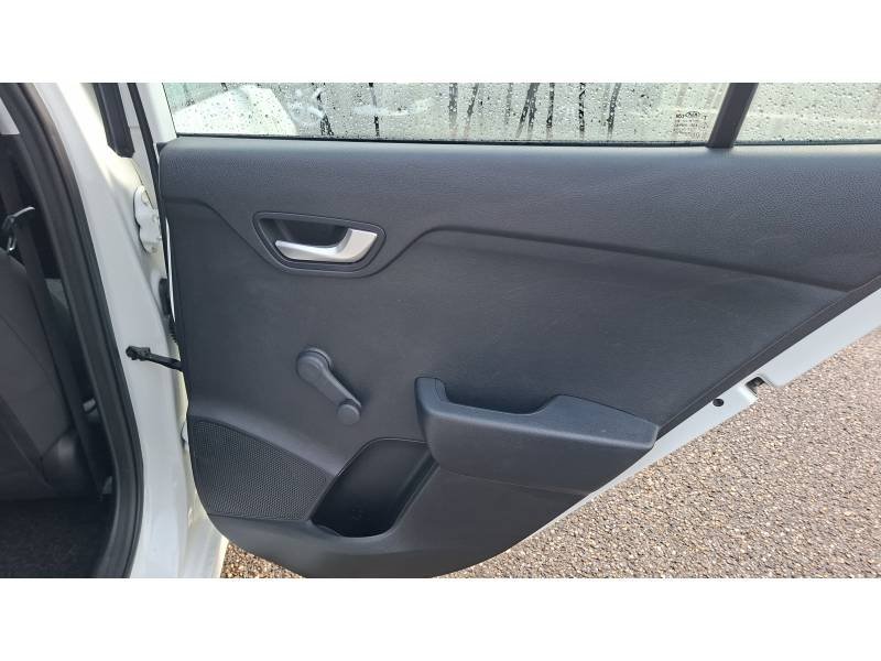 Kia Rio - Photo 14