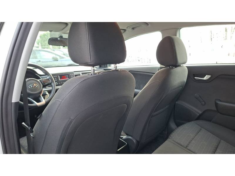 Kia Rio - Photo 21