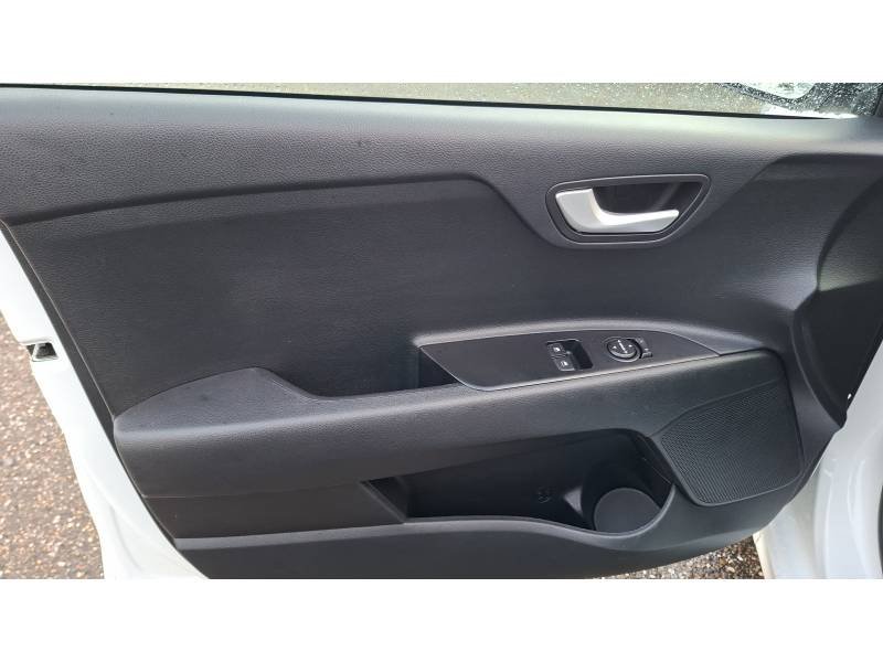 Kia Rio - Photo 24