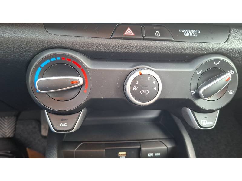 Kia Rio - Photo 32