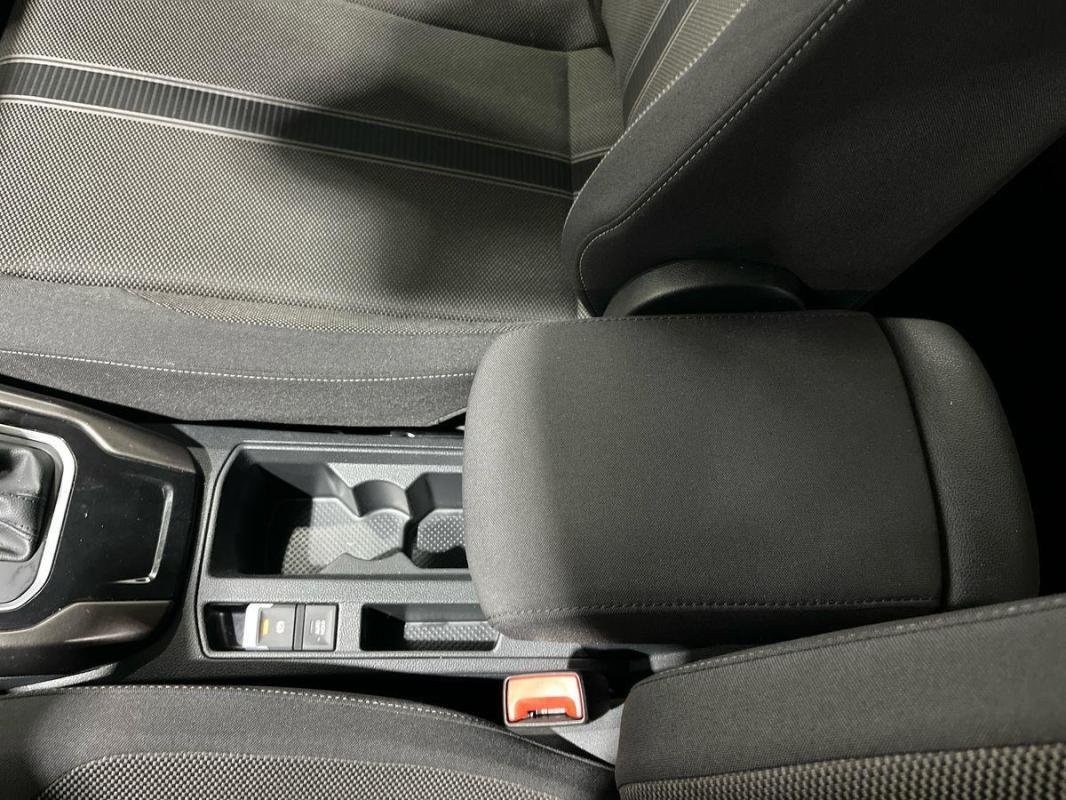 Volkswagen T-Roc - Photo 13
