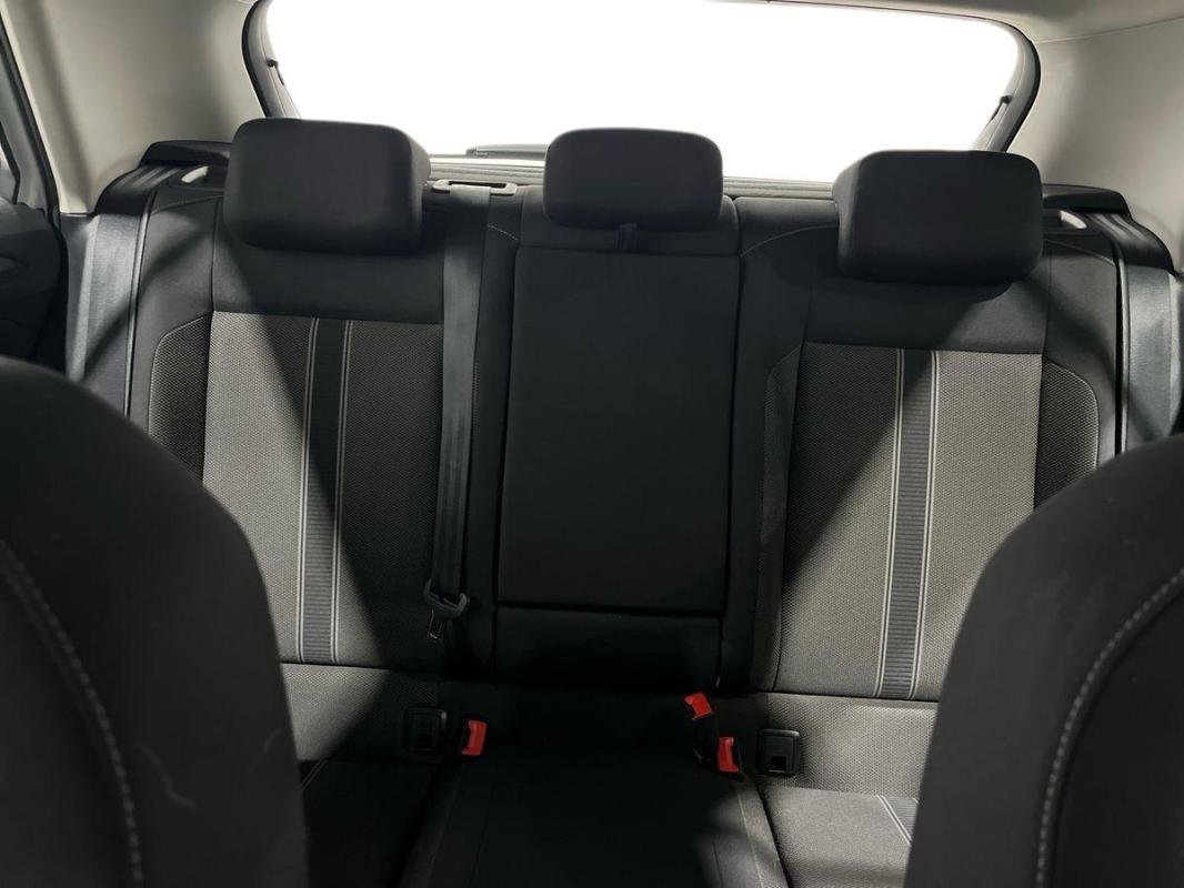 Volkswagen T-Roc - Photo 23