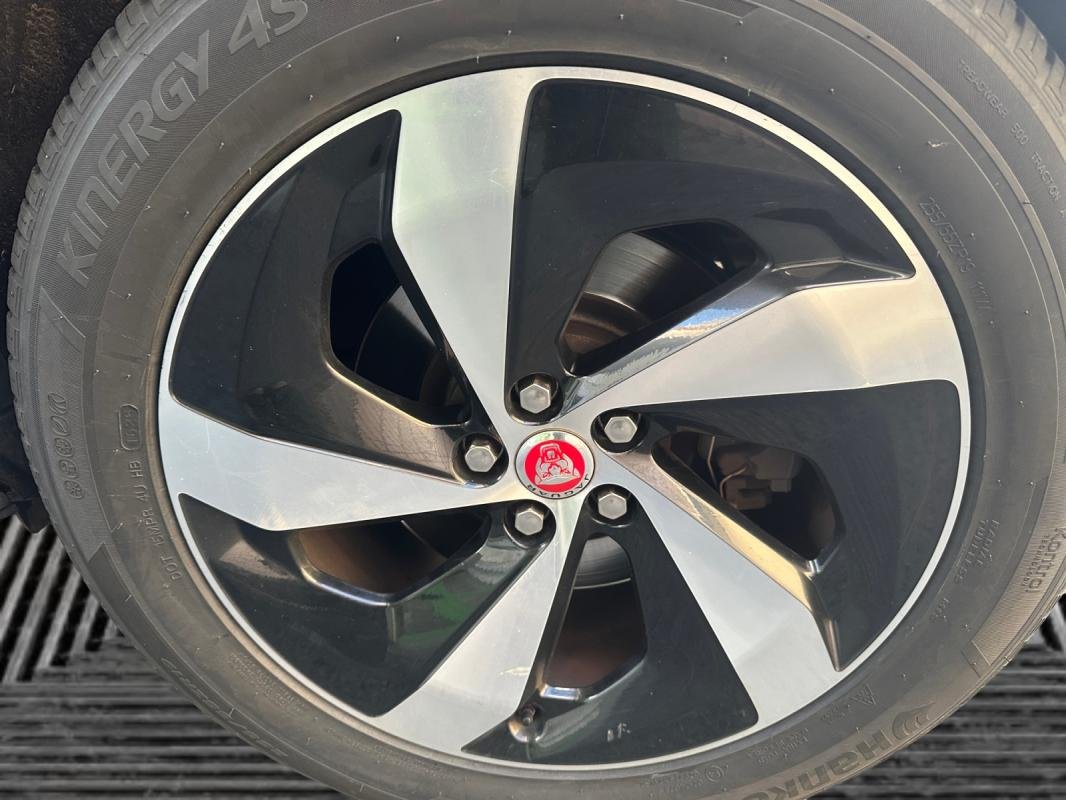 Jaguar F-Pace - Photo 18