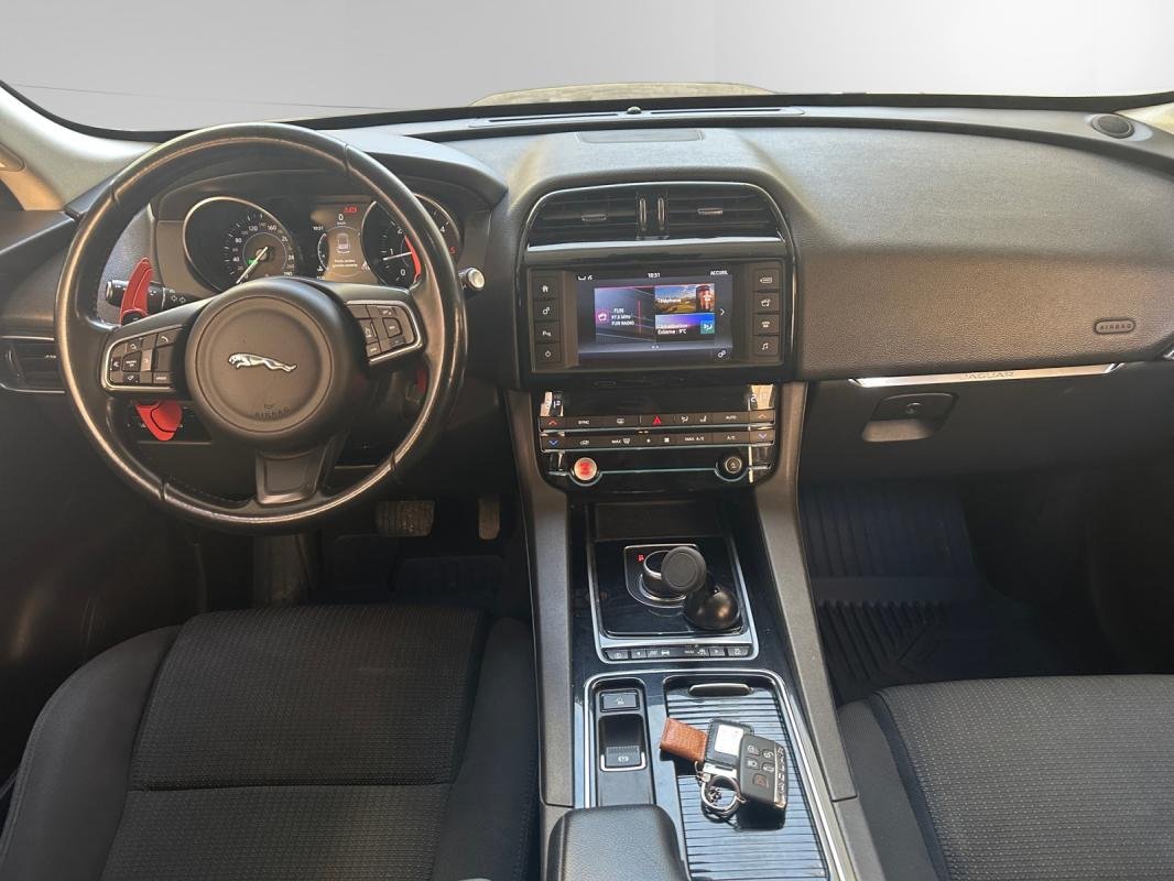 Jaguar F-Pace - Photo 10