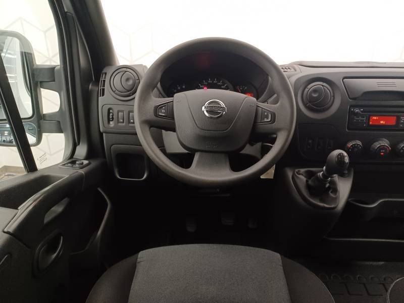 Nissan NV400 - Photo 13