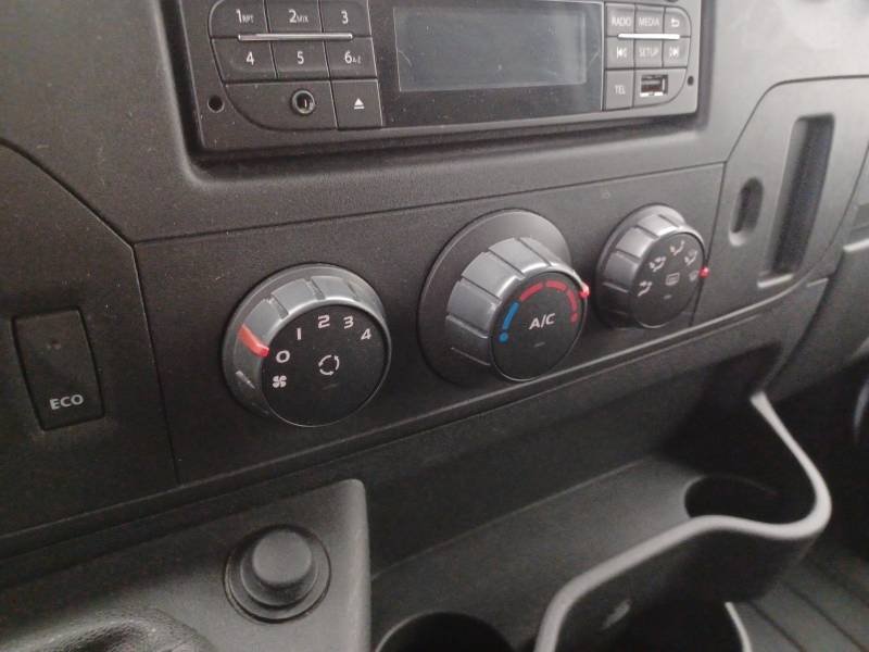 Nissan NV400 - Photo 25