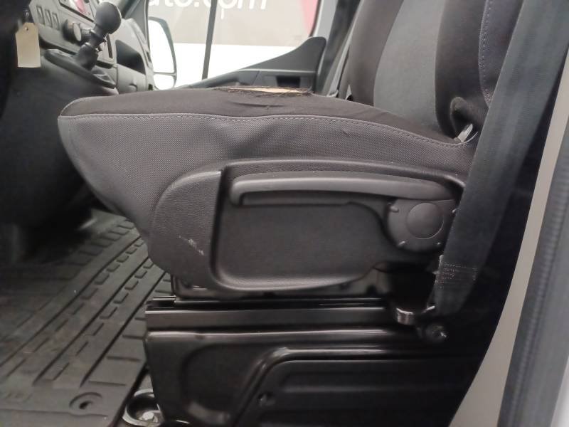 Nissan NV400 - Photo 27