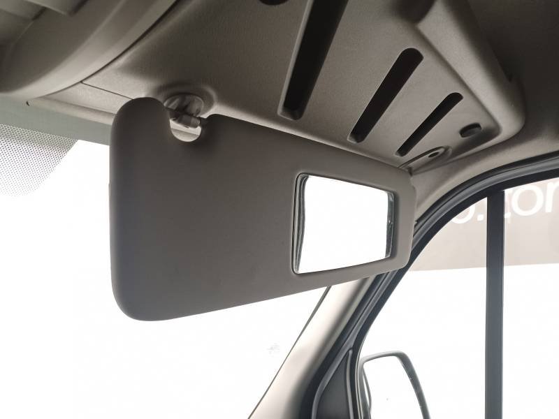 Nissan NV400 - Photo 37
