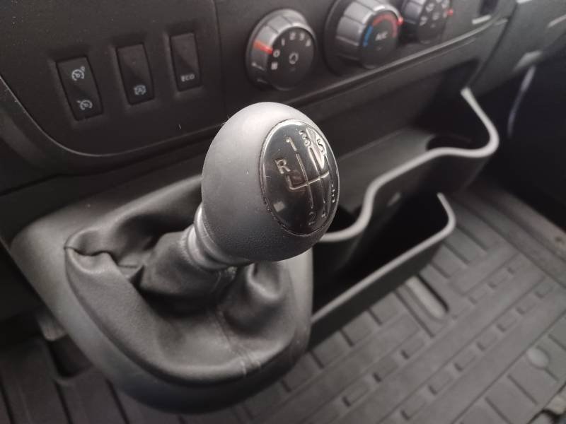Nissan NV400 - Photo 41