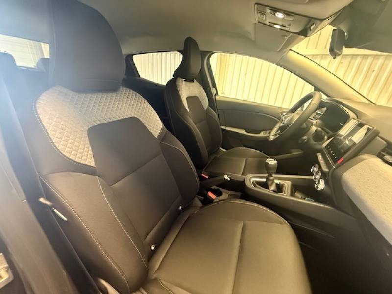Mitsubishi Colt - Photo 8