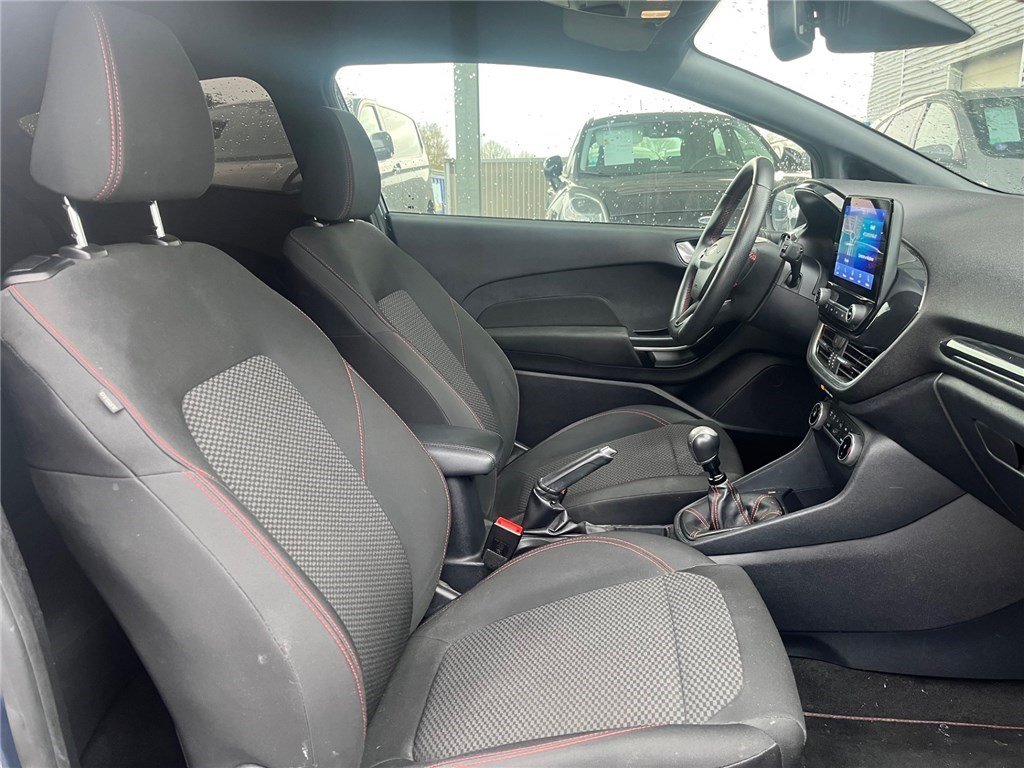 Ford Fiesta - Photo 12