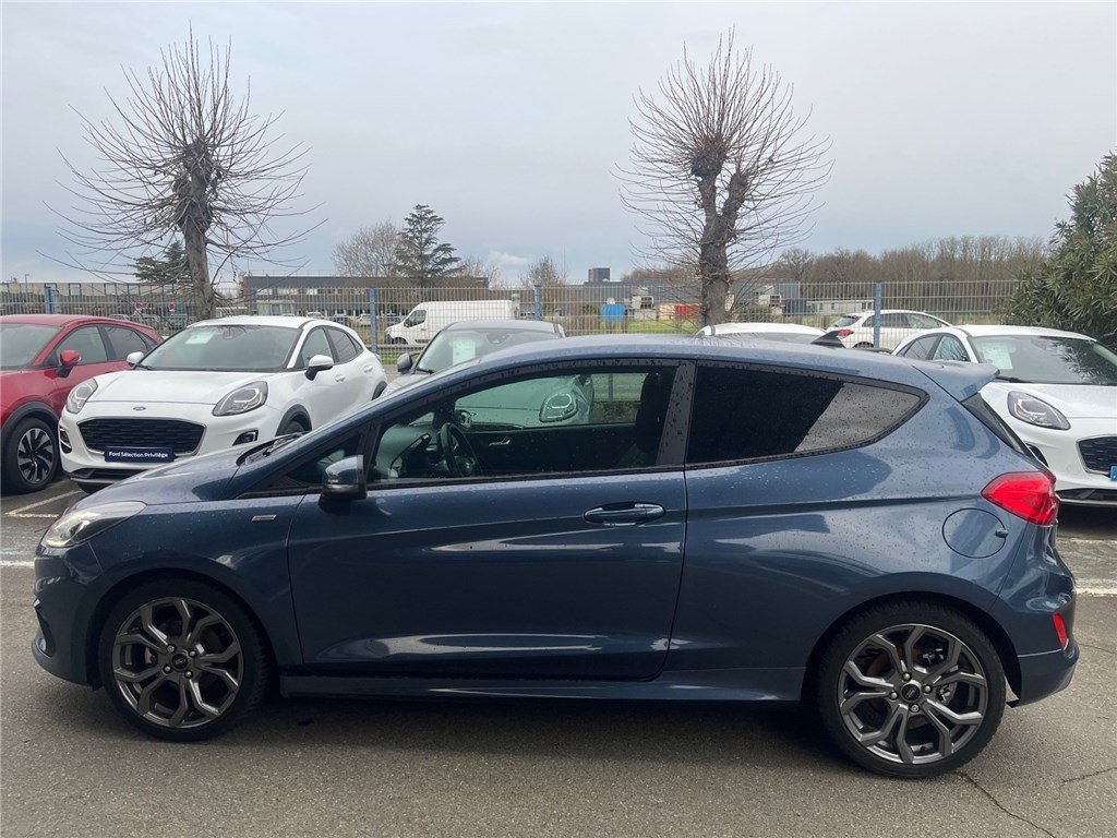 Ford Fiesta - Photo 2