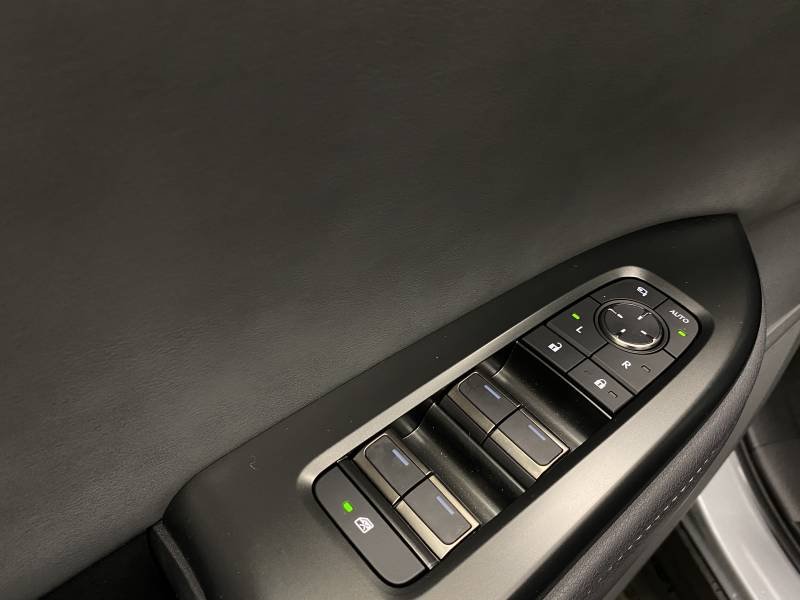 Lexus RZ - Photo 38