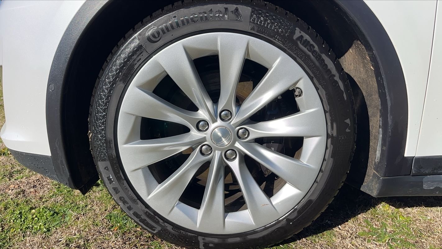 Tesla Model X - Photo 18