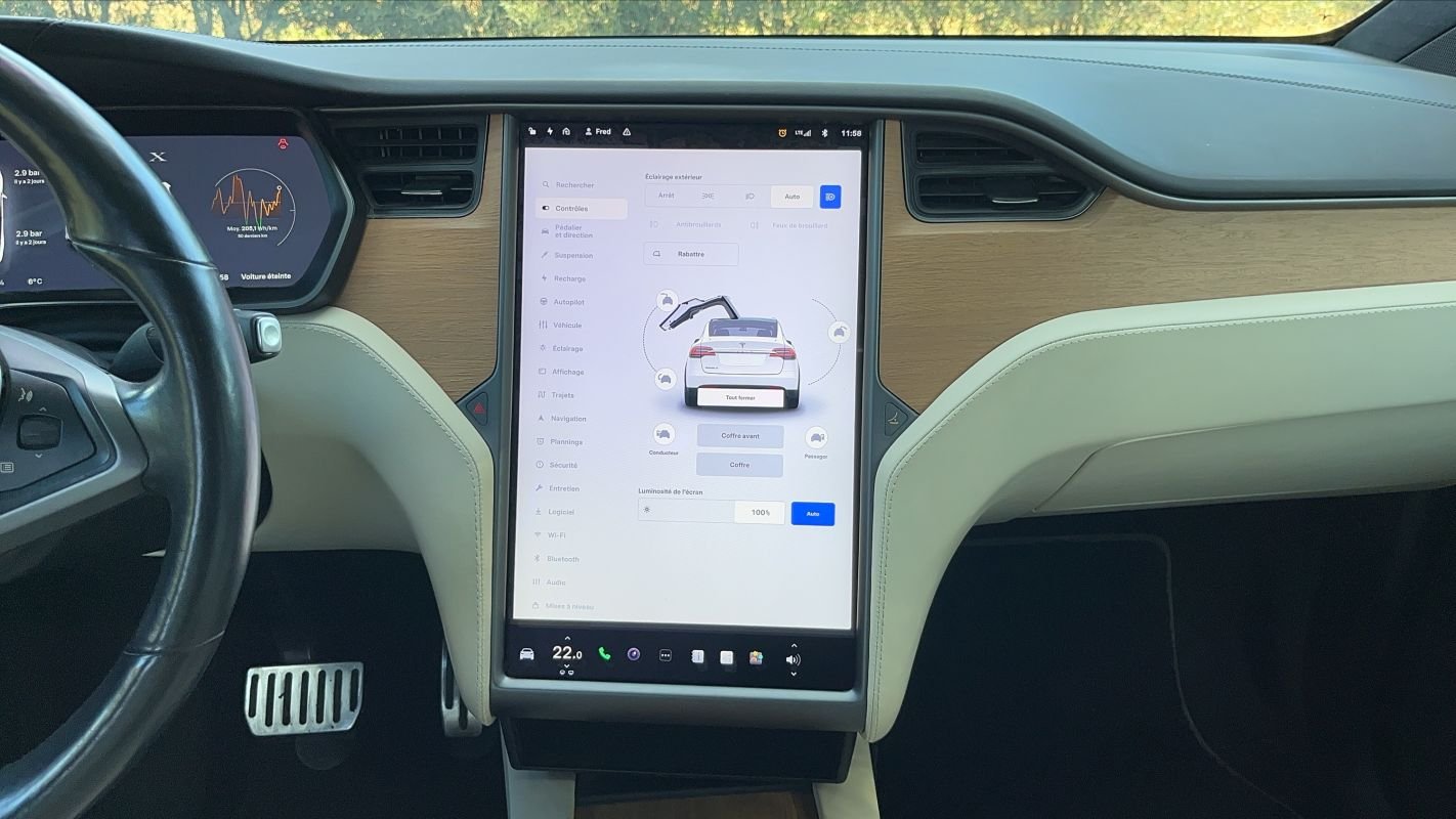 Tesla Model X - Photo 23