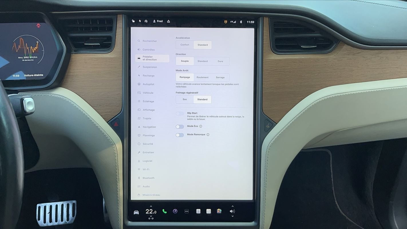Tesla Model X - Photo 25