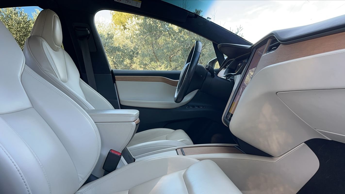 Tesla Model X - Photo 27