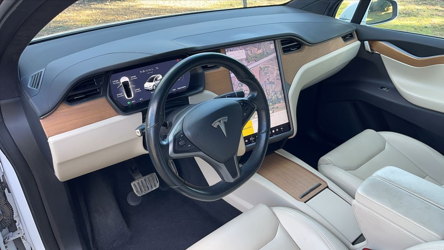 Tesla Model X - Photo 8