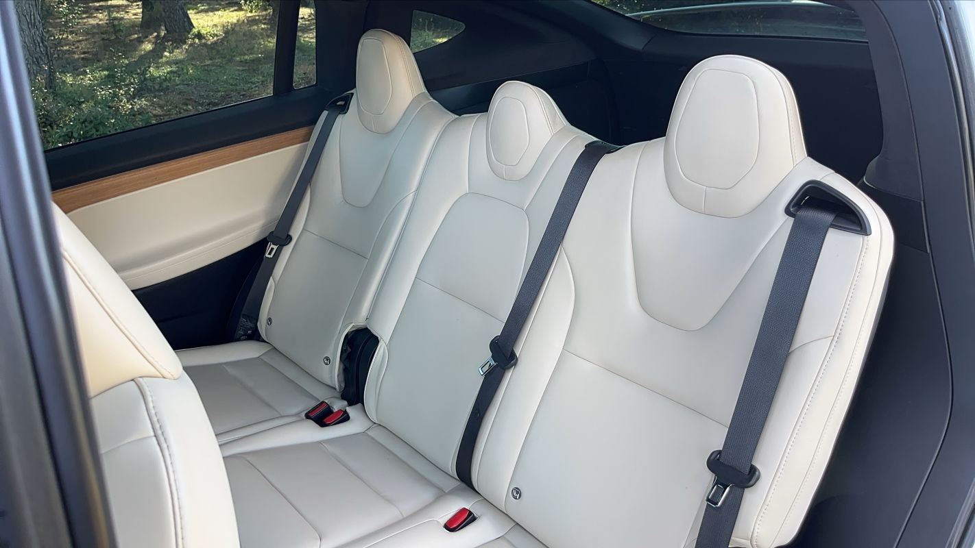Tesla Model X - Photo 9