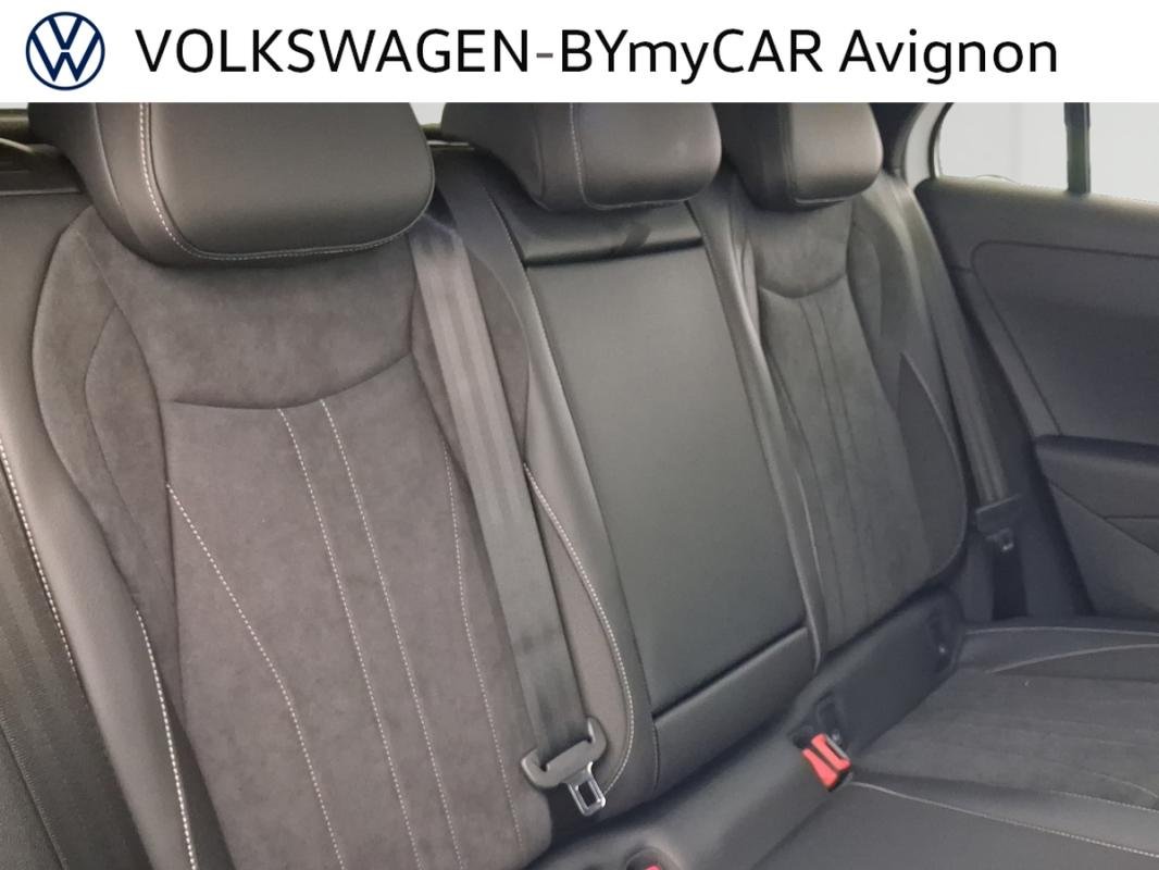 Volkswagen T-Roc - Photo 26