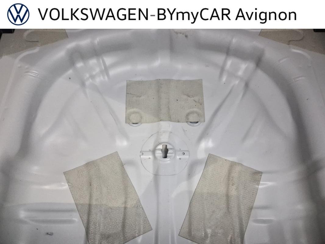 Volkswagen T-Roc - Photo 21