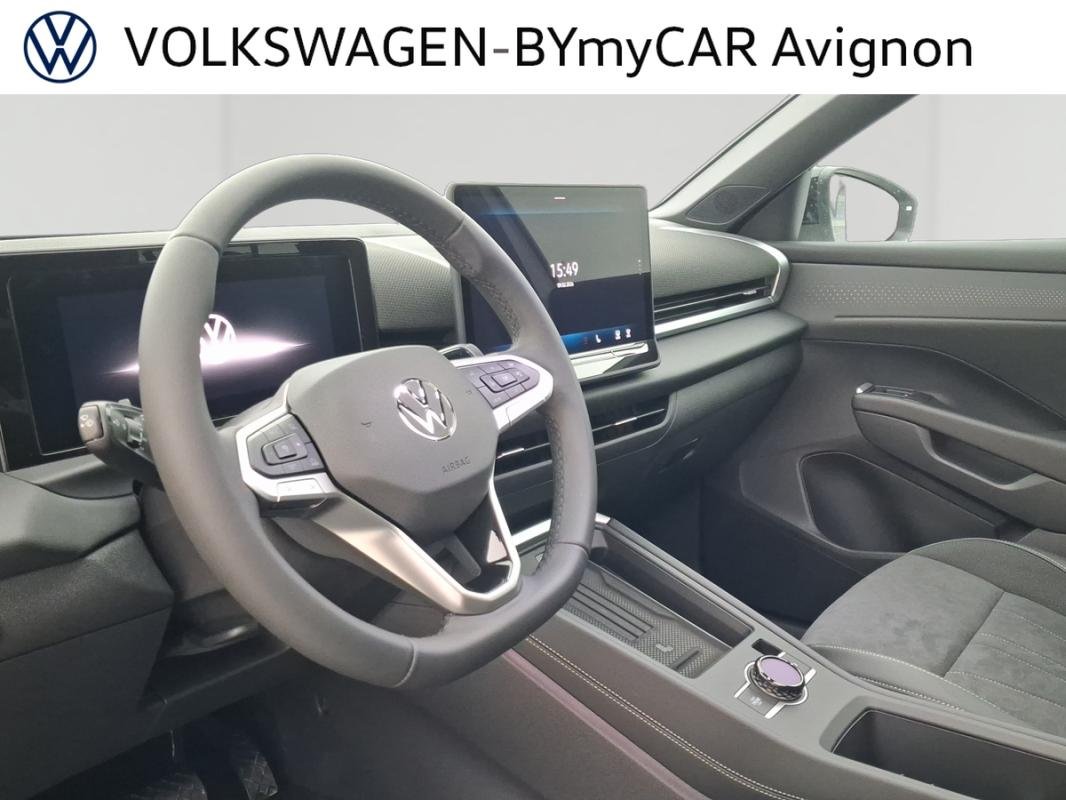 Volkswagen T-Roc - Photo 23