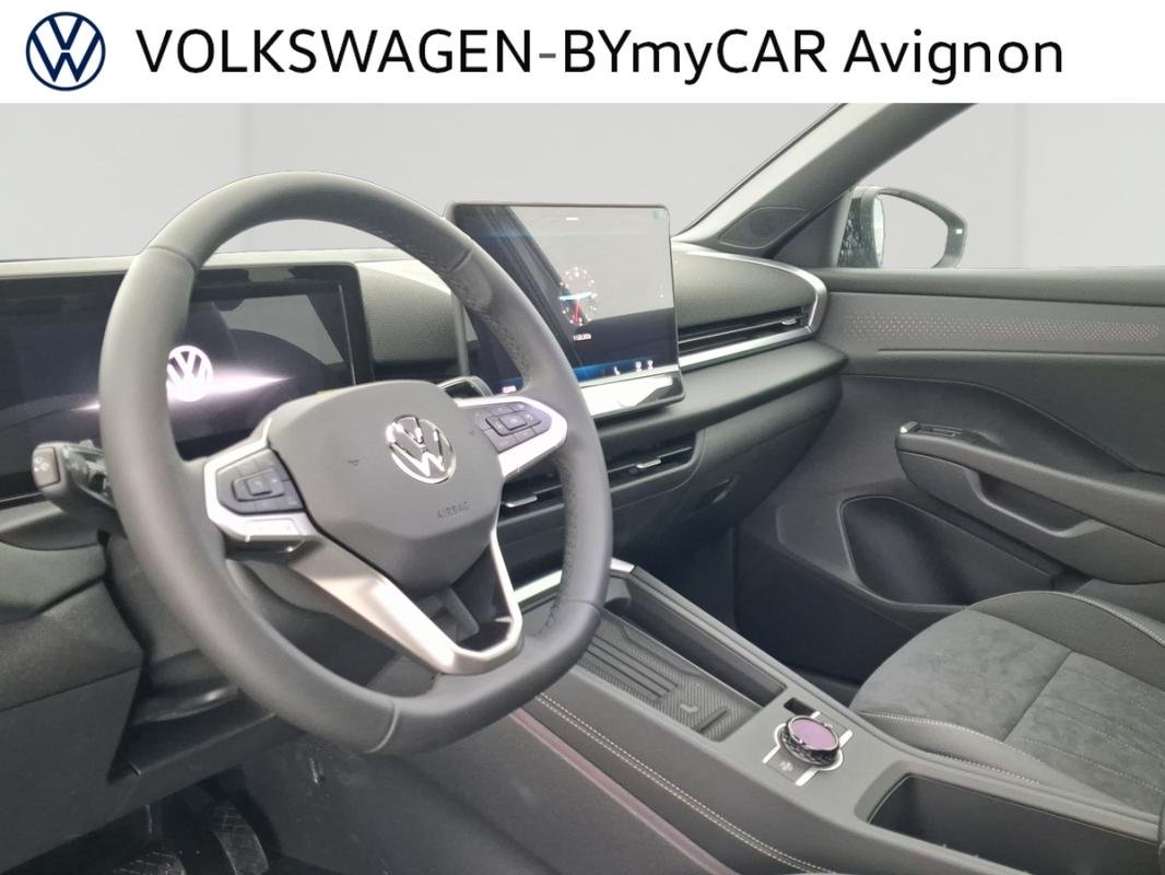 Volkswagen T-Roc - Photo 22