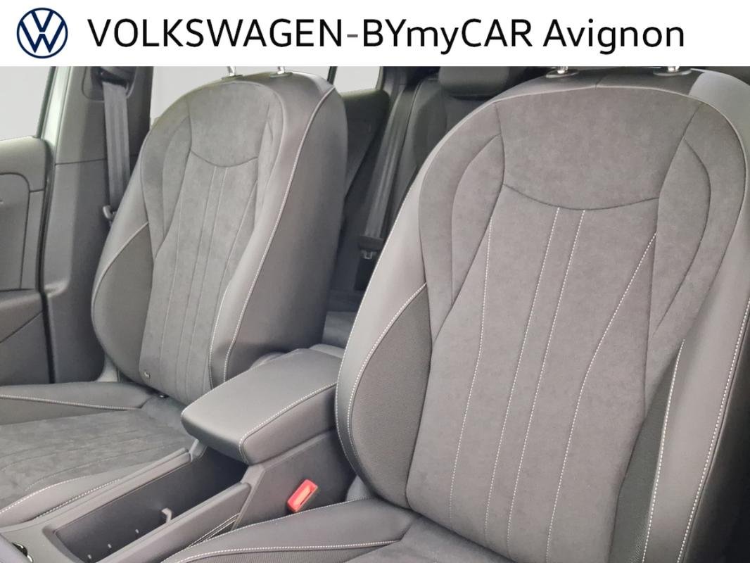 Volkswagen T-Roc - Photo 23