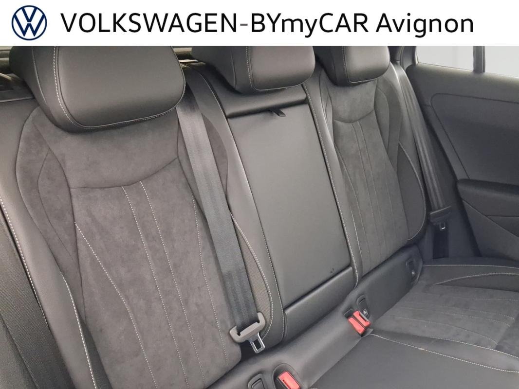 Volkswagen T-Roc - Photo 26
