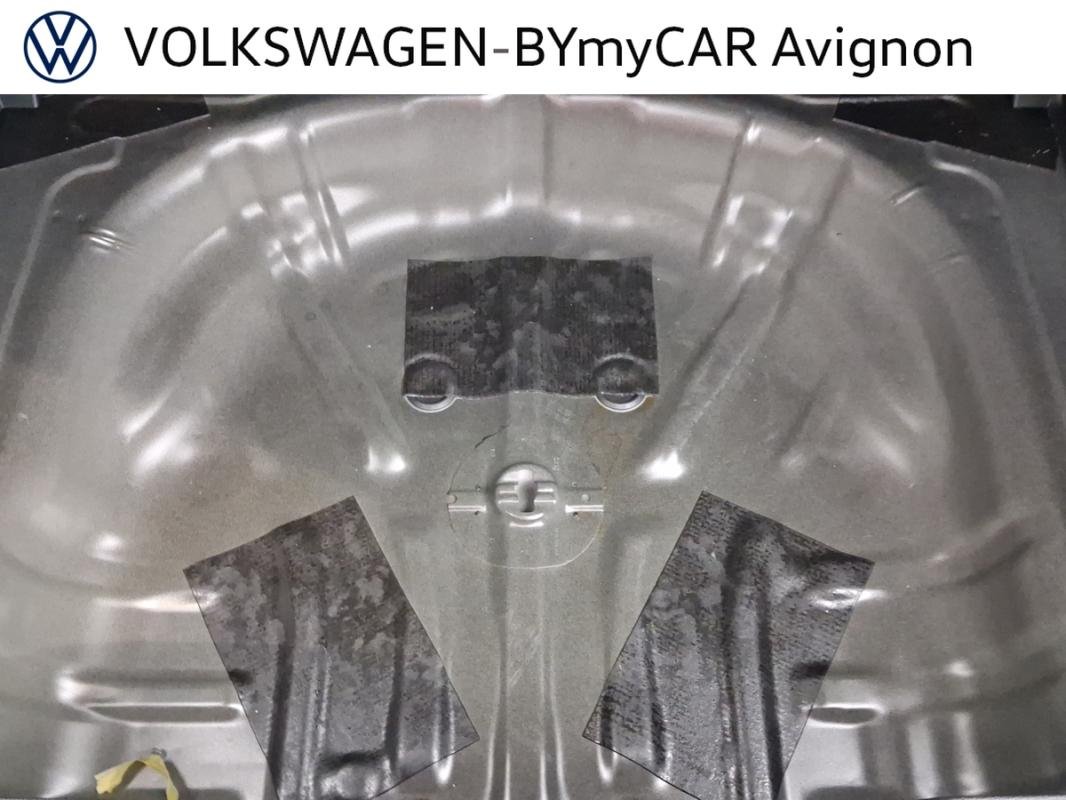 Volkswagen T-Roc - Photo 21